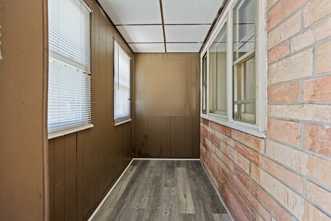 Photo - 212 Mercer St