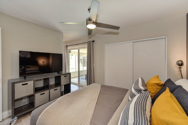 7101 Stanford Oak Dr Unidad 2-Medium