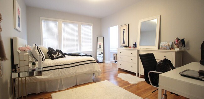 Building Photo - 91 Verndale St Unit 2 Rental
