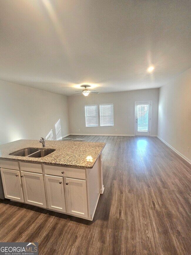 Photo - 148 Vlg Grn Dr NW