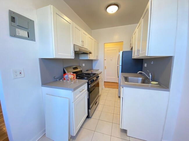 Photo - 2235 Cruger Ave Unit Apt 2D