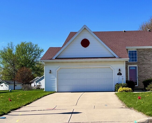 Welcome Home to this Grand Chute Condo! - Welcome Home to this Grand Chute Condo!