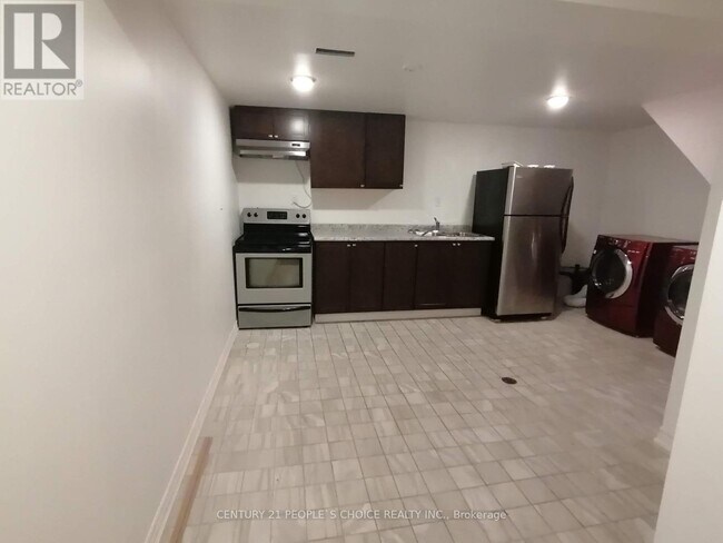 Photo - 115 McMurchy Ave S