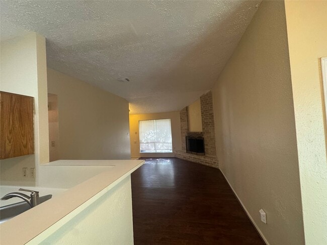 Photo - 20507 Broughwood Cir