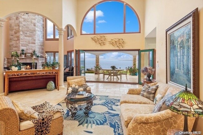 Building Photo - 13 Seatuck Ln