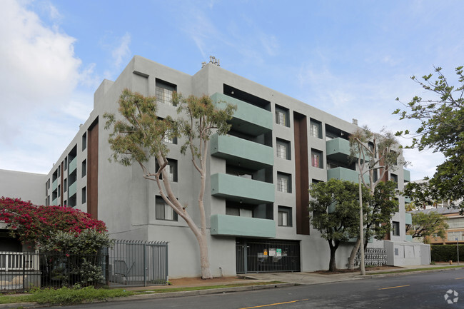 Hollywood Terrace Apartments - Hollywood Terrace Apartments