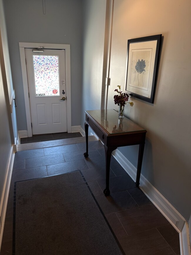 Lobby - 122 Spring St Unit apartment 1