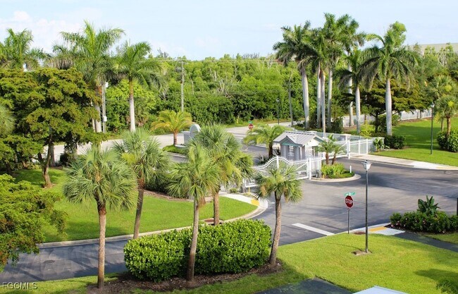 Photo - 16685 Lake Cir Dr Unit 1044