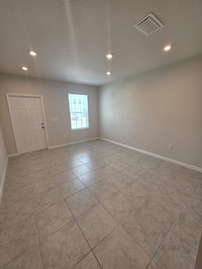 12040 Grizzly Ln
