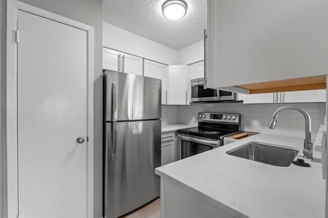 Photo - 8903 Parkfield Dr Unit 203