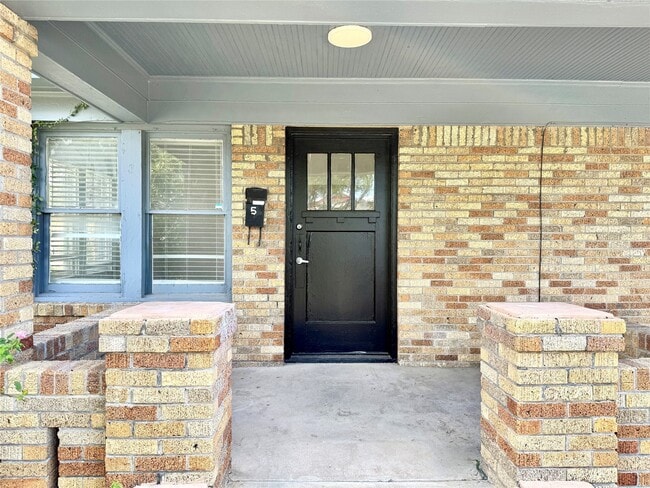Photo - 7 Hunt St