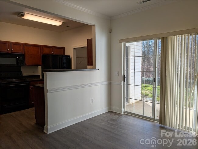 Photo - 2104 Sardony Ln