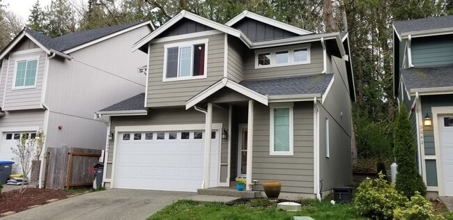 Building Photo - Two-Story Bremerton Home