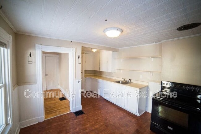 Building Photo - 11 Cottage St