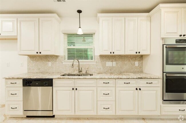 Building Photo - 5807 Boyce Springs Dr Rental