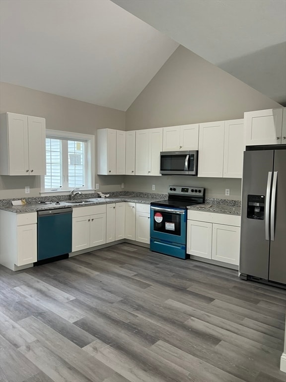 Photo - 5 Santana Wy