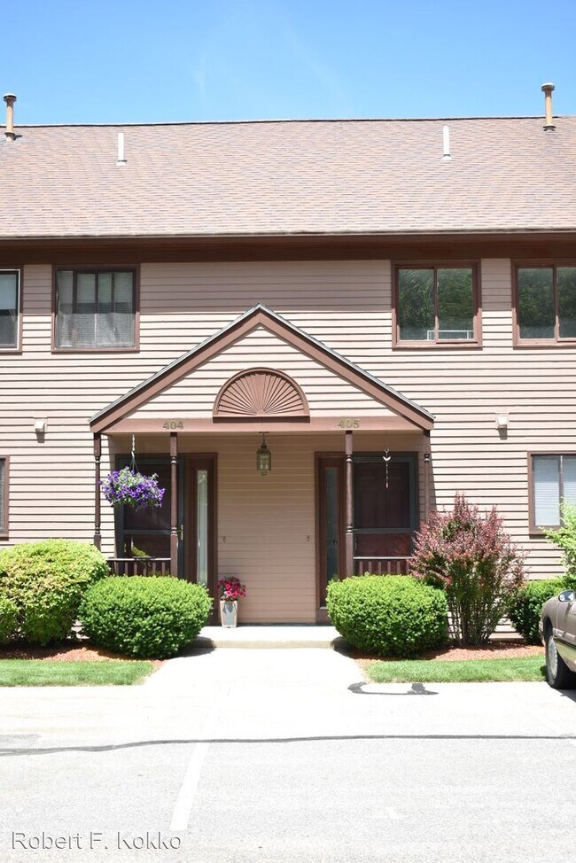 2 br, 1.5 bath House 405 Eastview Drive Rental House Rental in