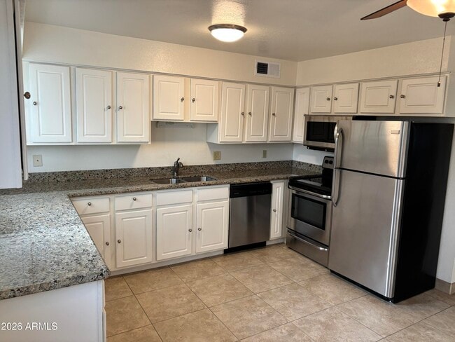 Photo - 4111 E Camelback Rd Unit 17