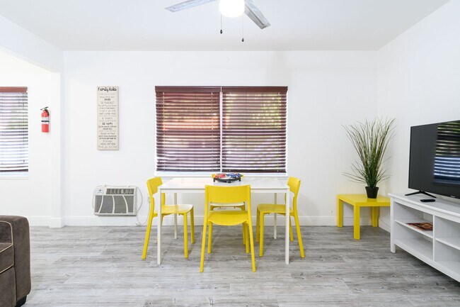 Photo - 471 NE 37th St Unit 5