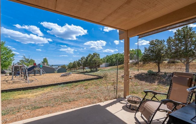 Building Photo - Three Bedroom Bayfield House Available for...