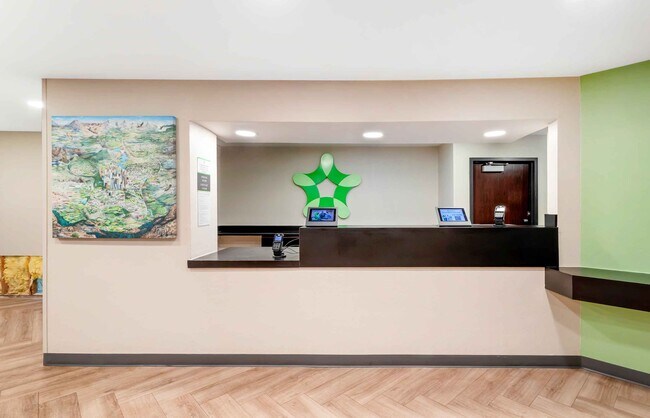 Furnished Studio-Asheville - Tunnel Rd.
