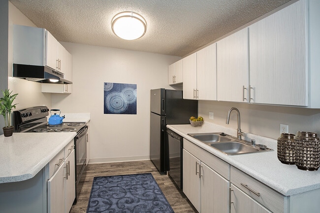 Lincoln Springs Apartments
