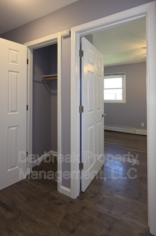 Photo - 204 4th St NW