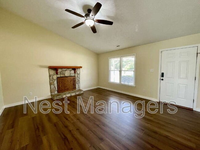 Photo - 172 Finch Rd