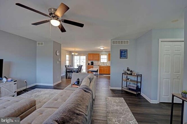 Photo - 110 Fox Dale Dr