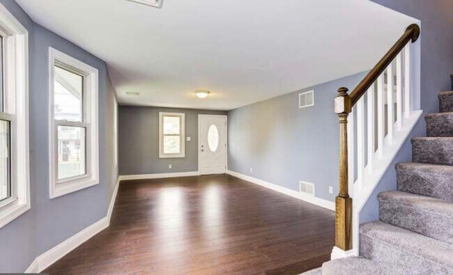 Photo - 303 W Main St