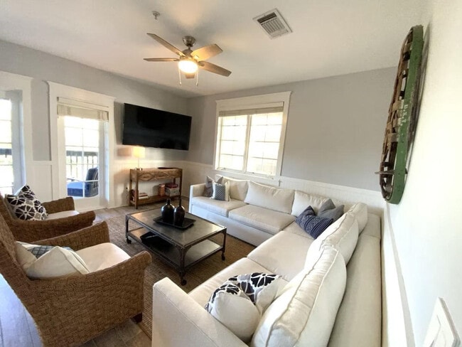 Building Photo - 122 Georgetown Ave Unit ID1447164P