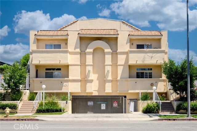 Building Photo - 13801 Oxnard St Unit 101 Rental