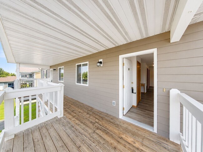 Photo - 1 Pet Negotiable! 3 Bed 1 Bath with Detached Garage! Centrally Located Unit 10 Michael Grove