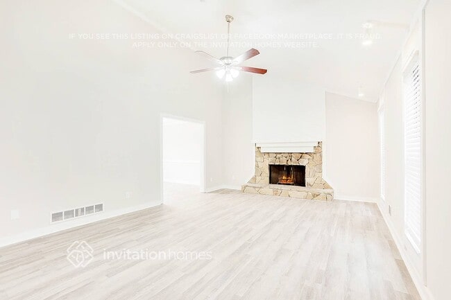 Photo - 5218 Cumberland Way SW