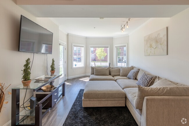 2 BR, 2 BA