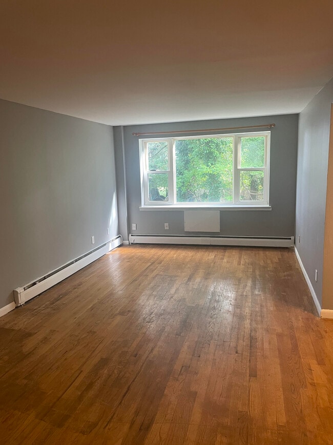 Photo - 70 Farmington Ave Unidad 2L