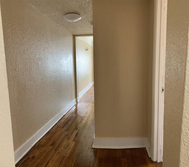 Photo - 1100 Wallace St