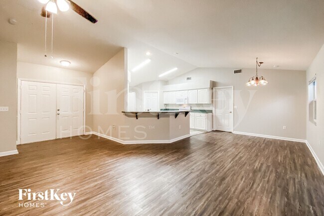 Photo - 6351 Hampton Pointe Cir