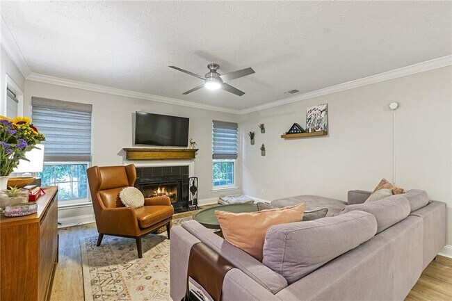 Photo - 6800 Glenridge Dr Unit 6820a