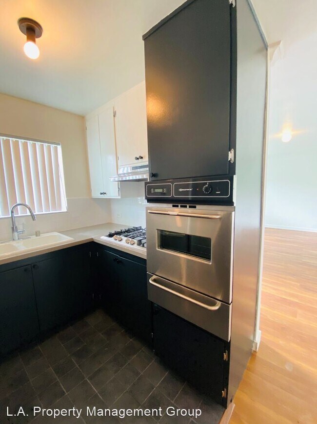 Photo - 1437 E Windsor Rd Unit #16