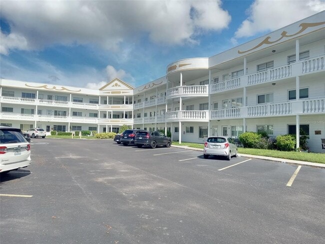 Building Photo - 2428 Columbia Dr Unit 56