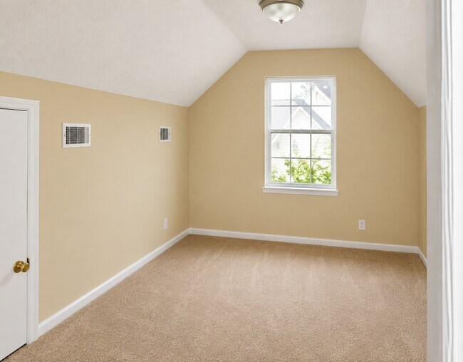 Photo - 139 Laurelwood Dr
