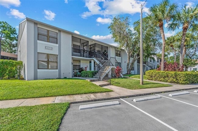 Building Photo - 1918 Pelican Landing Blvd Unit 1121 Rental