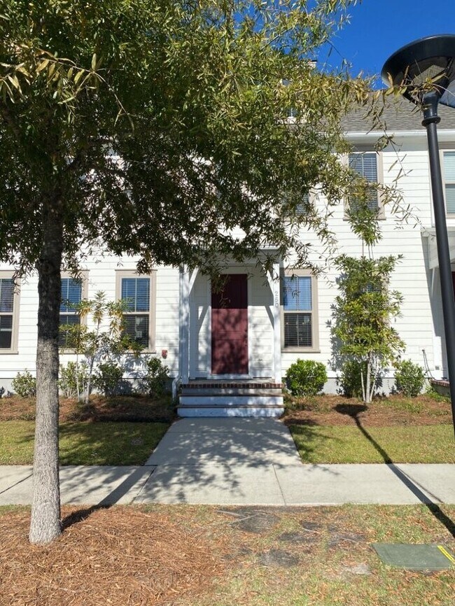 Photo - 250 Oak Park St
