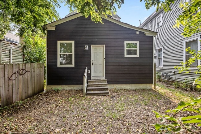 Building Photo - 126 Linden Ave Unit #2