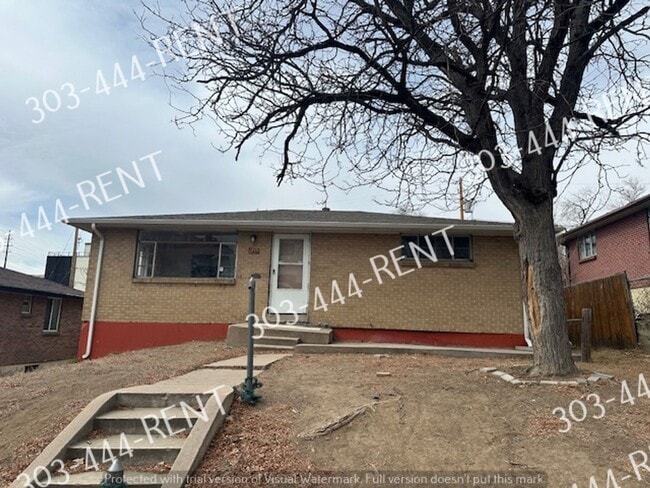 Building Photo - 3 bedrooms/1.5 bath Ranch House