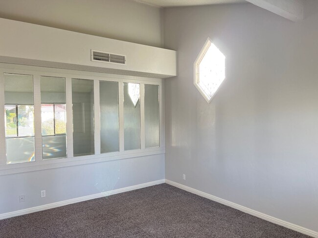 Photo - SOUTHWEST BAKERSFIELD
