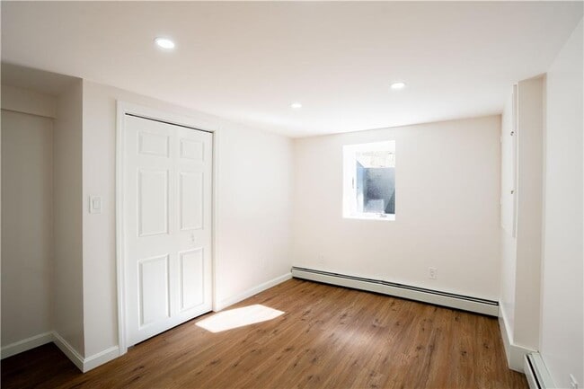 Photo - 10 S Locust Ave