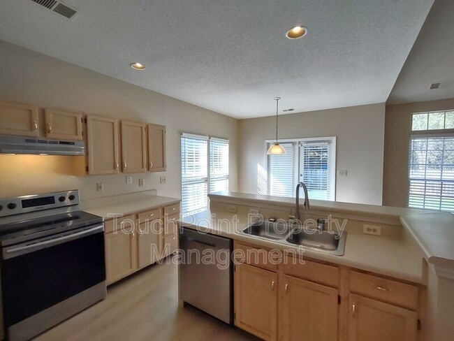 Photo - 1111 Land Grant Rd