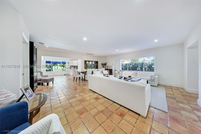 526 Satinwood Dr